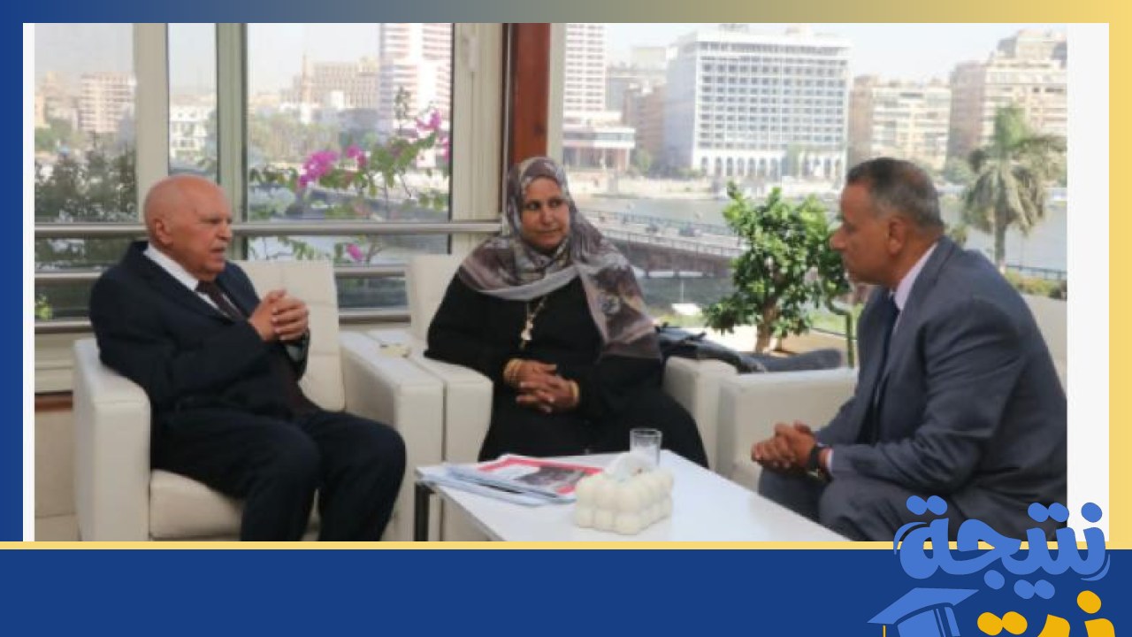 تكريم مديرى مدرستى القليوبية بعمرة